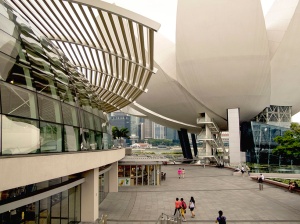 Modern Singapore wth Art & Science Museum